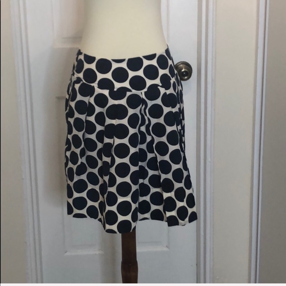 Banana Republic Navy and Off white polka dot skirt